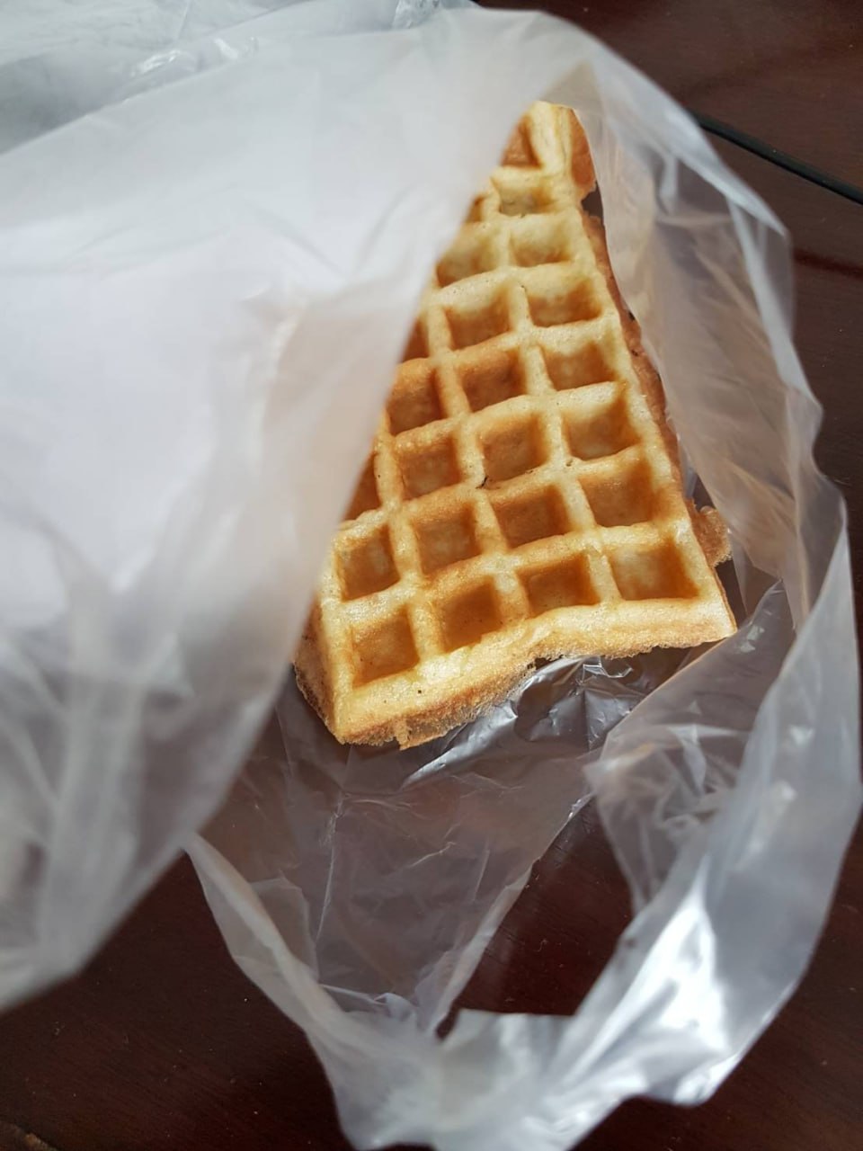 路上のワッフル