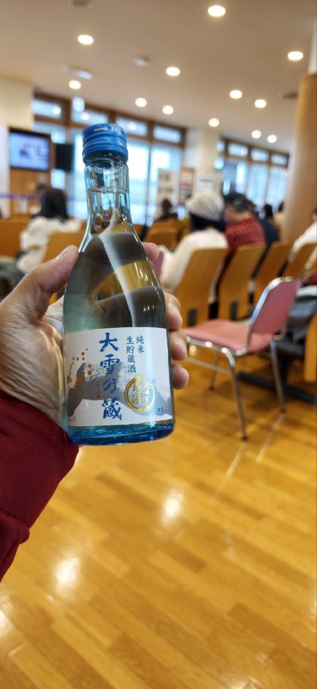 大雪の蔵 — 旭川機場候機室全景